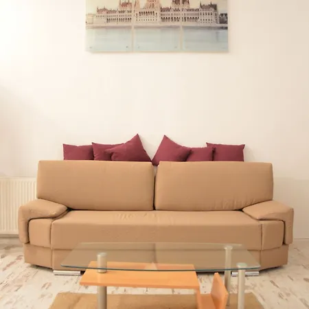 Rbnb - Inner I. Inn 3*